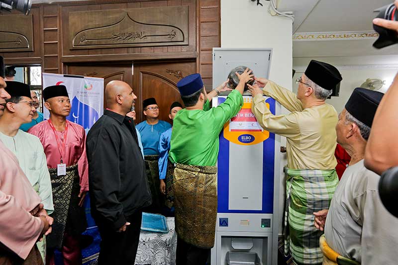Sunway Group becomes first Malaysian corporation to install ‘ATM Beras’ to aid the needy