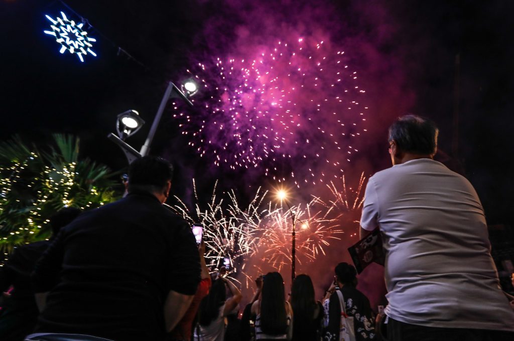 65,000 ring in New Year with Sunway!