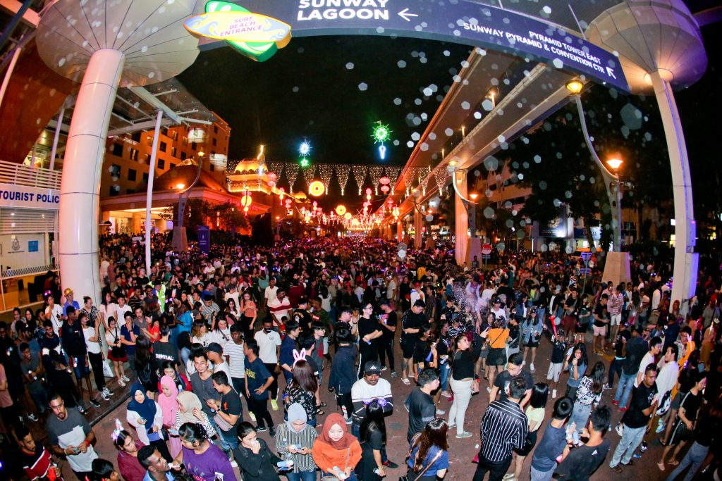 65,000 ring in New Year with Sunway!