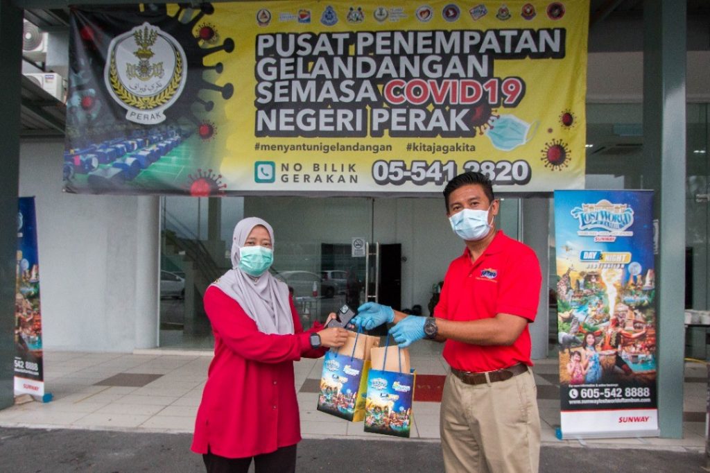 Feeding the Homeless and Sharing the Joy of Buka Puasa