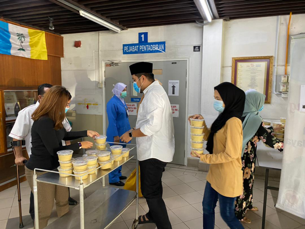 Feeding the Homeless and Sharing the Joy of Buka Puasa