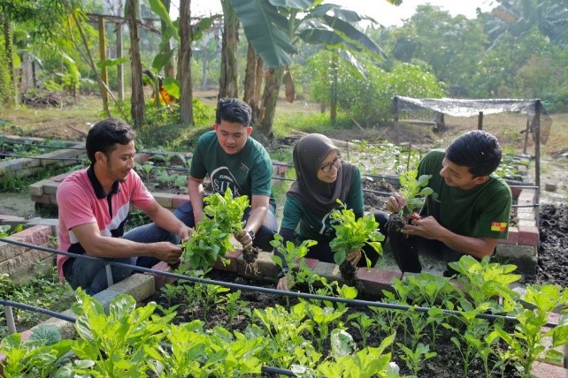 Urban farming was presented as a non-conventional career to students to allow them to expand their minds beyond the classroom