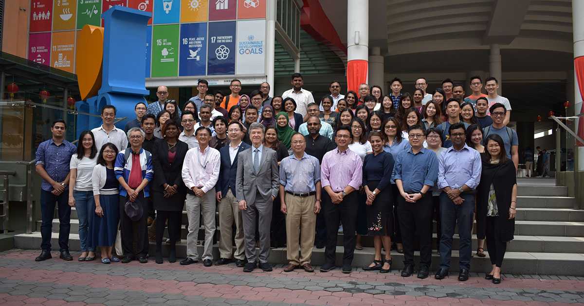 First graduates of the Master in Sustainable Development Management
