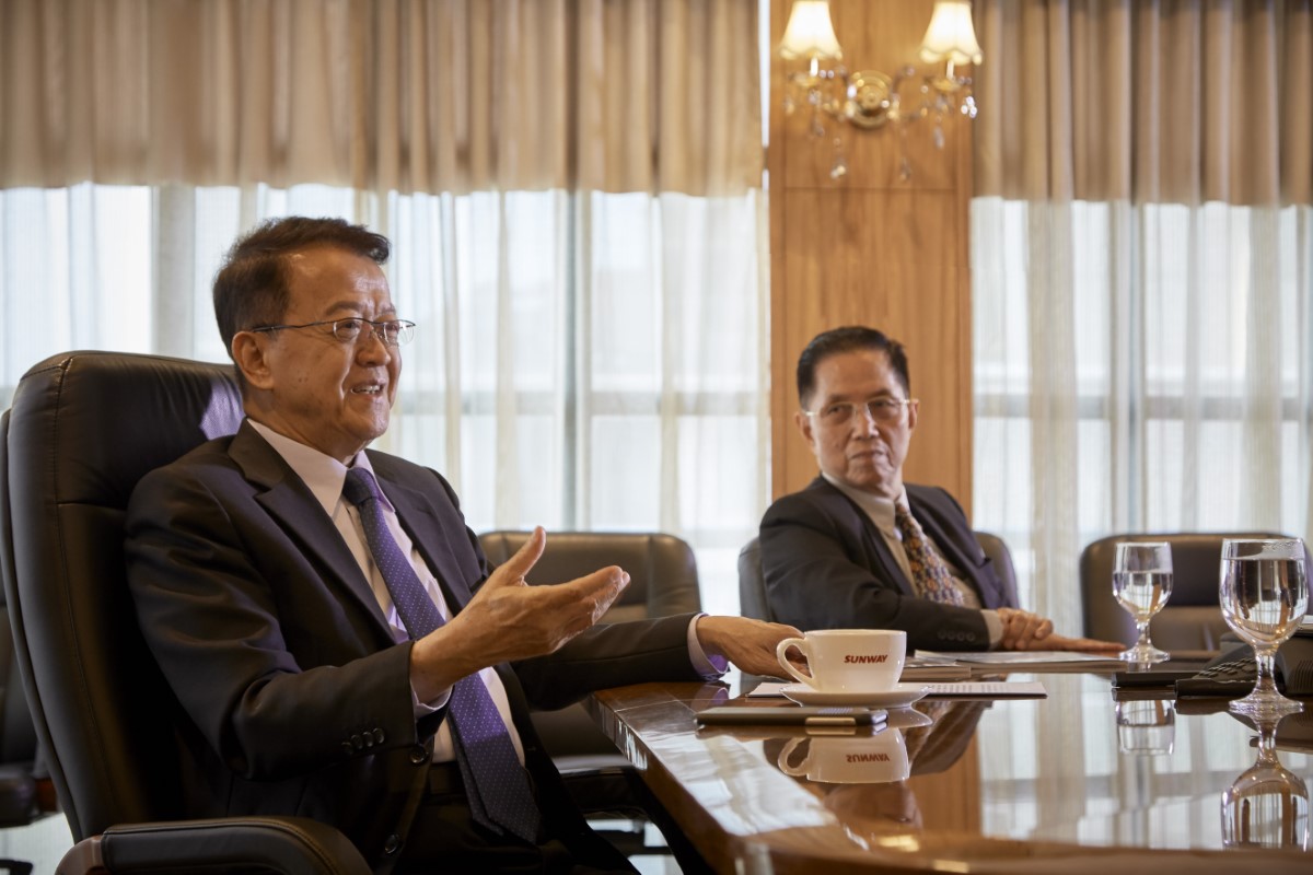 Tan Sri Dr. Jeffrey Cheah alongside Tan Sri Dato’ (Dr.) Chew Chee Kin at a meeting