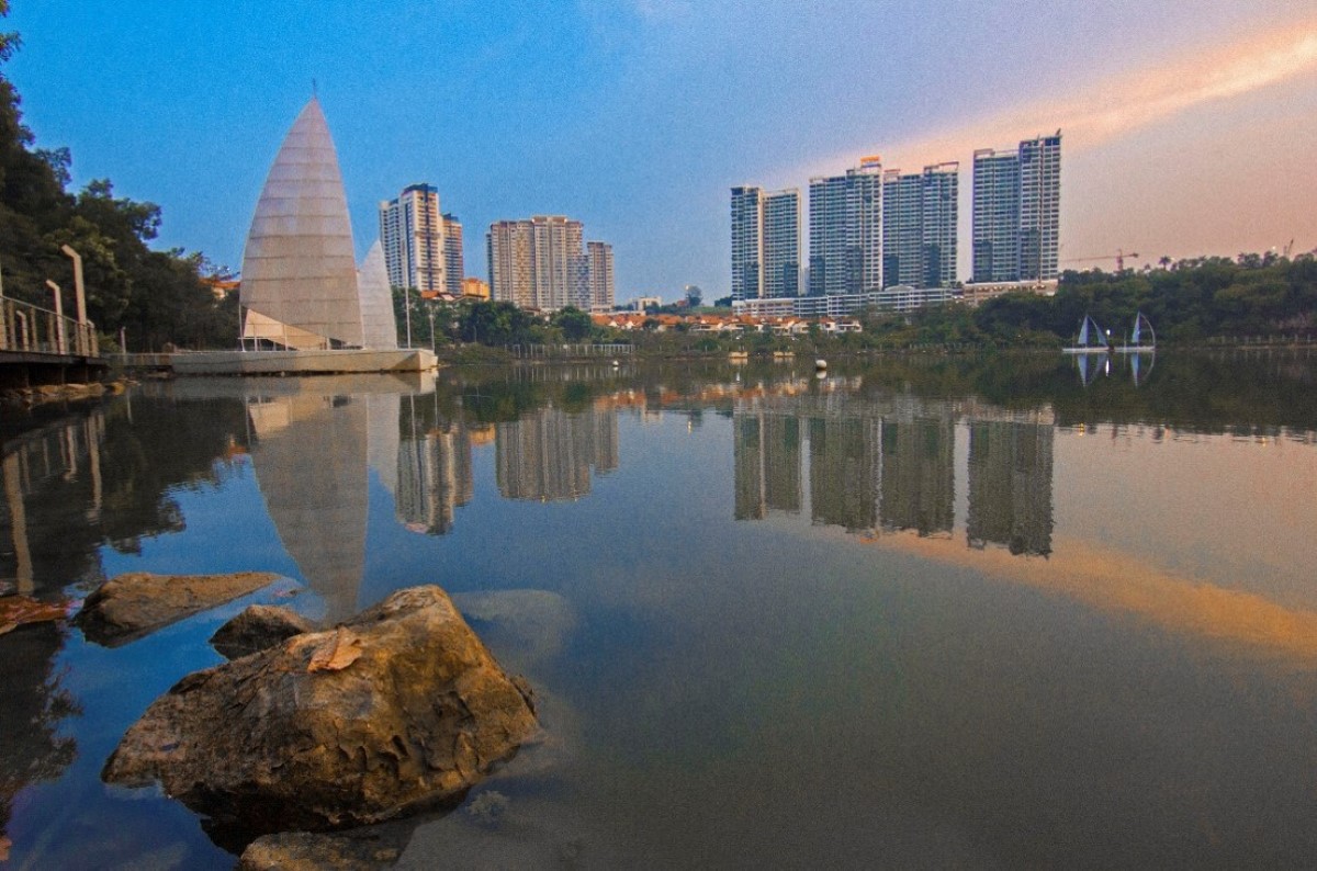 Wide shot of Sunway South Quay