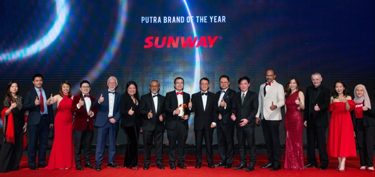 A monumental moment as Sunway was crowned the Putra Brand Personality of the year, represented by Sunway Group founder and chairman Tan Sri Dato’ Dr. Jeffrey Cheah AO alongside a team of visionaries.