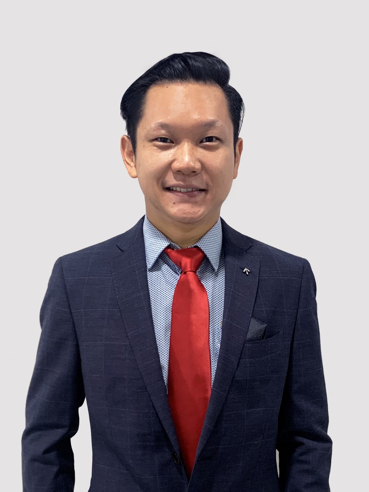 Medium shot of Dr. Ryan Tee, consultant psychiatrist at Sunway Medical Centre Velocity.