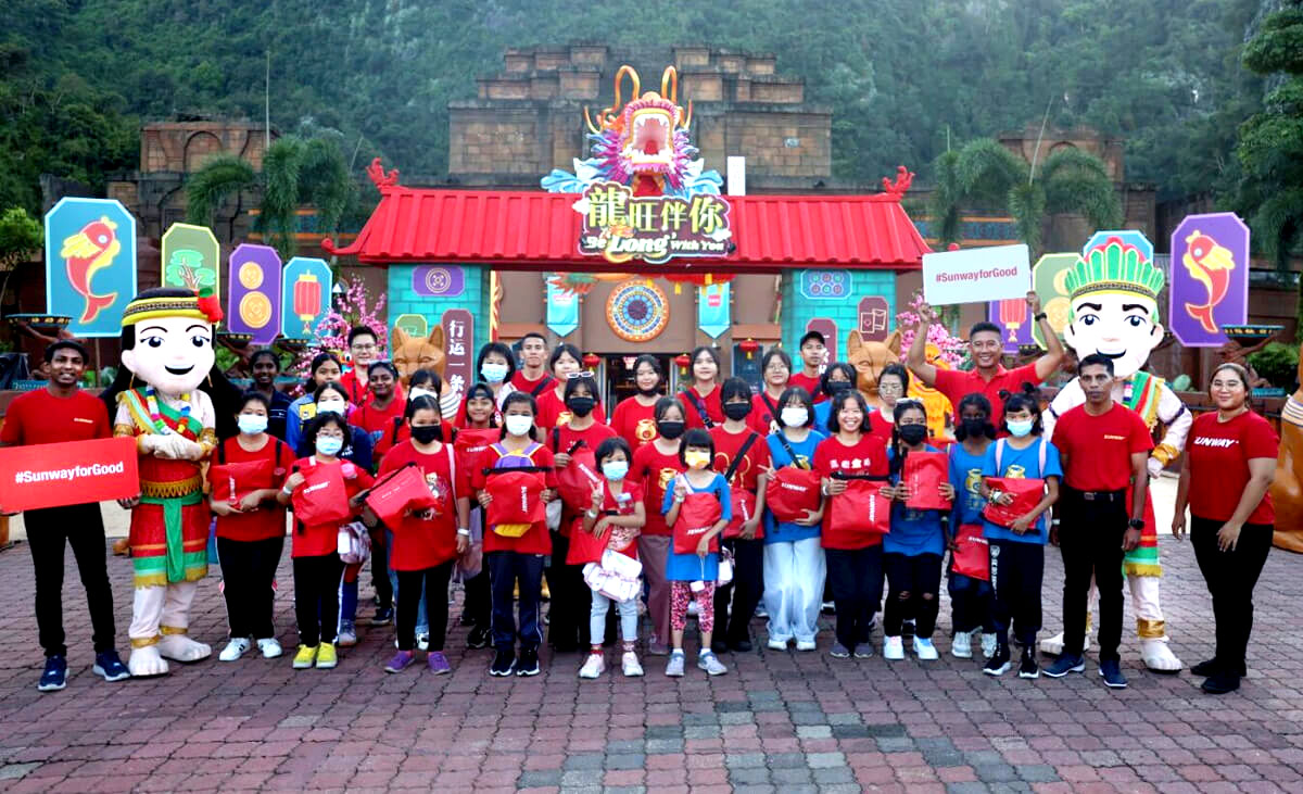 The children from homes were treated to a day of fun in the sun to ring in the festive season at Sunway Lost World Of Tambun!