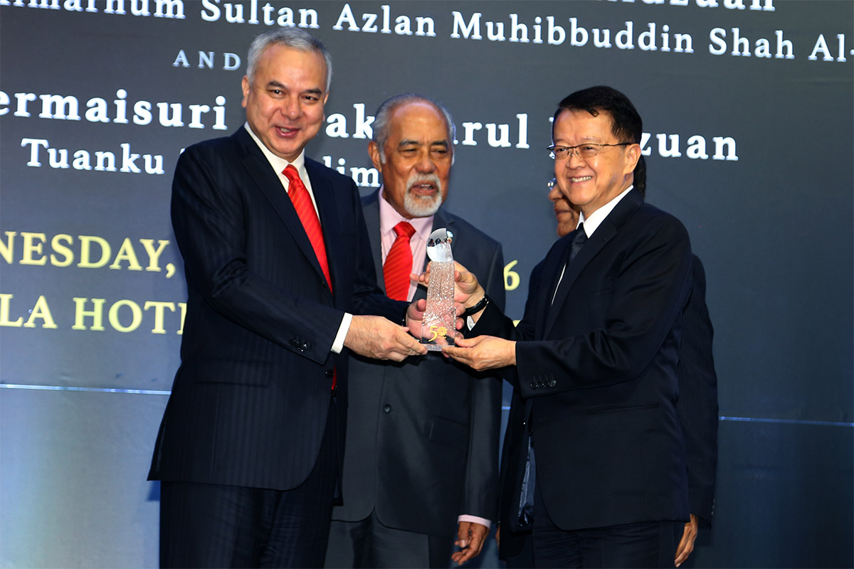 2016-Conferred Malaysian Institute of Management Malaysian Leadership Excellence Award