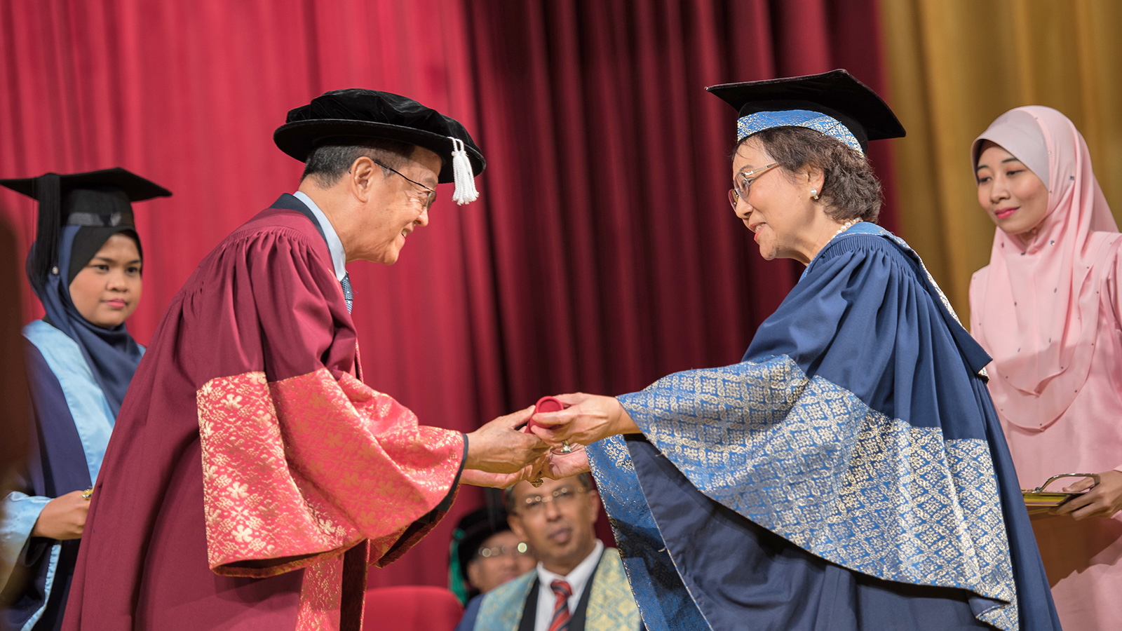 Tan Sri Dr Jeffrey Cheah receives honorary doctorate of education from University Malaya