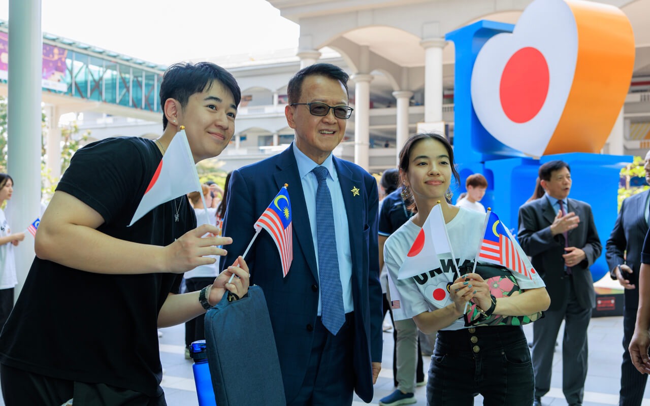 In recognition of his contributions towards promoting academic exchange and improving economic relations between Japan and Malaysia – one of the few Malaysians to be awarded the prestigious Japanese decoration of honour.