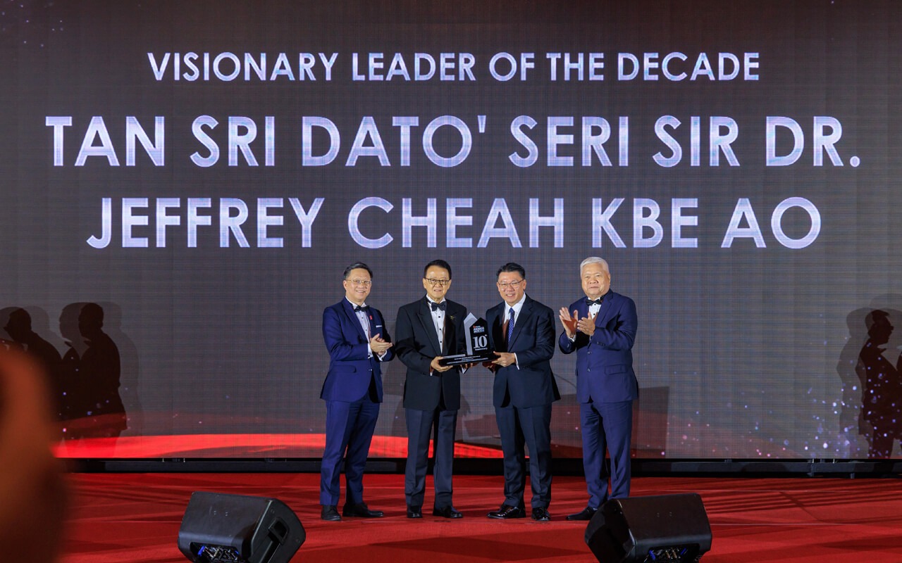 Conferred the Visionary Leader of the Decade Award at the StarProperty Real Estate Developer Awards 10th Anniversary Gala Night in recognition of his vision and leadership in elevating Malaysia’s property industry, as well as his enduring commitment to building safe, healthy, well-connected and environmentally-friendly communities through Sunway’s integrated townships and developments
